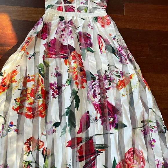 NEW AKIRA FLORAL MAXI DRESS, S - Picture 9 of 10
